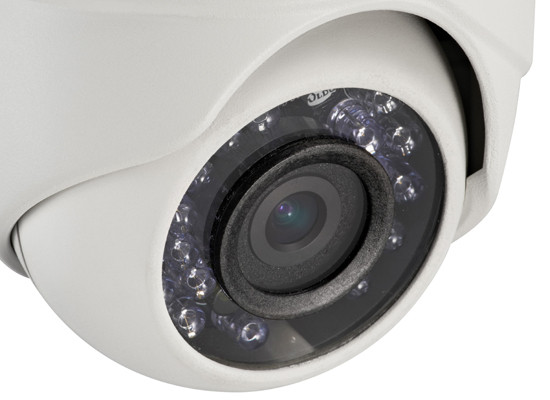 Obiektyw i system podczerwieni w kamerze DS-2CE56D1T-IRM.