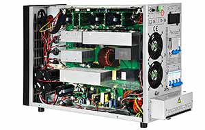 Wnętrze UPS'a EAST UPS 10KV-ON-3F-1F