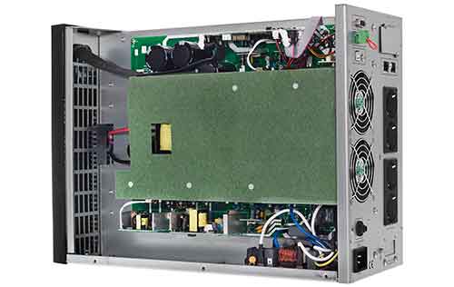 Środek w zasilaczu UPS 3000 T ON - wersja 4x Schuko