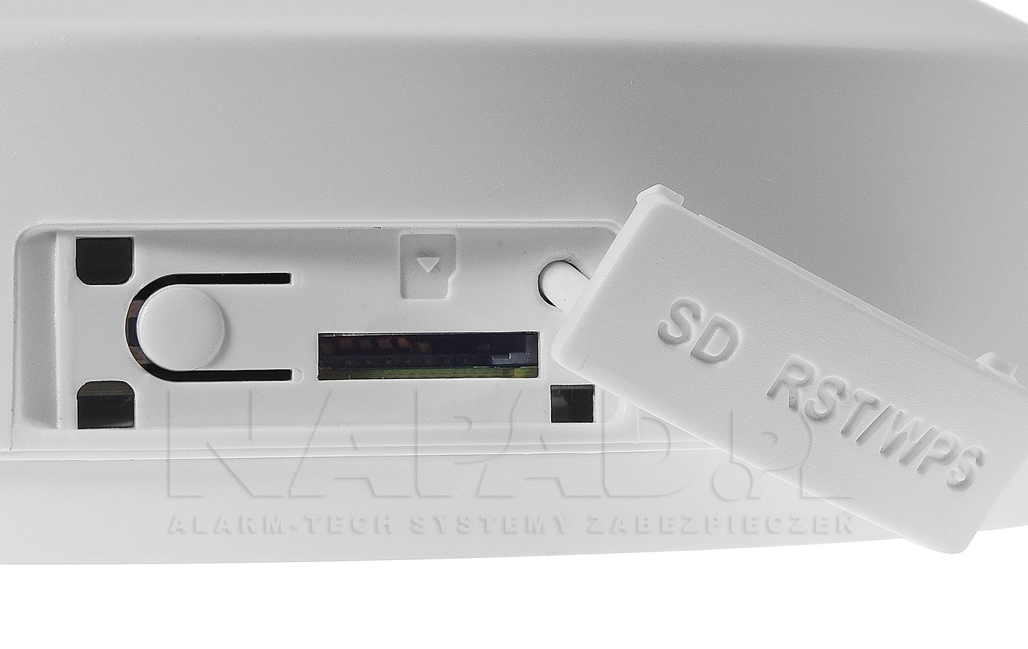 DS-2CD2F42FWD-I - Wbudowany slot na karty microSD.