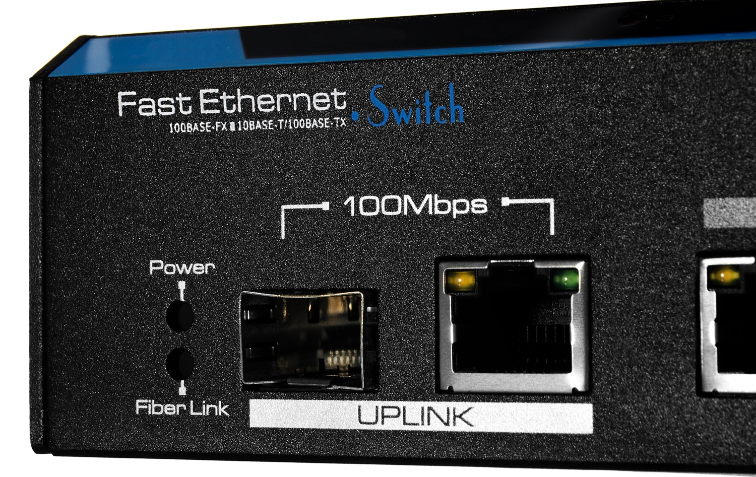 UTP7204E - Porty Uplink w switchu PoE IPOX.
