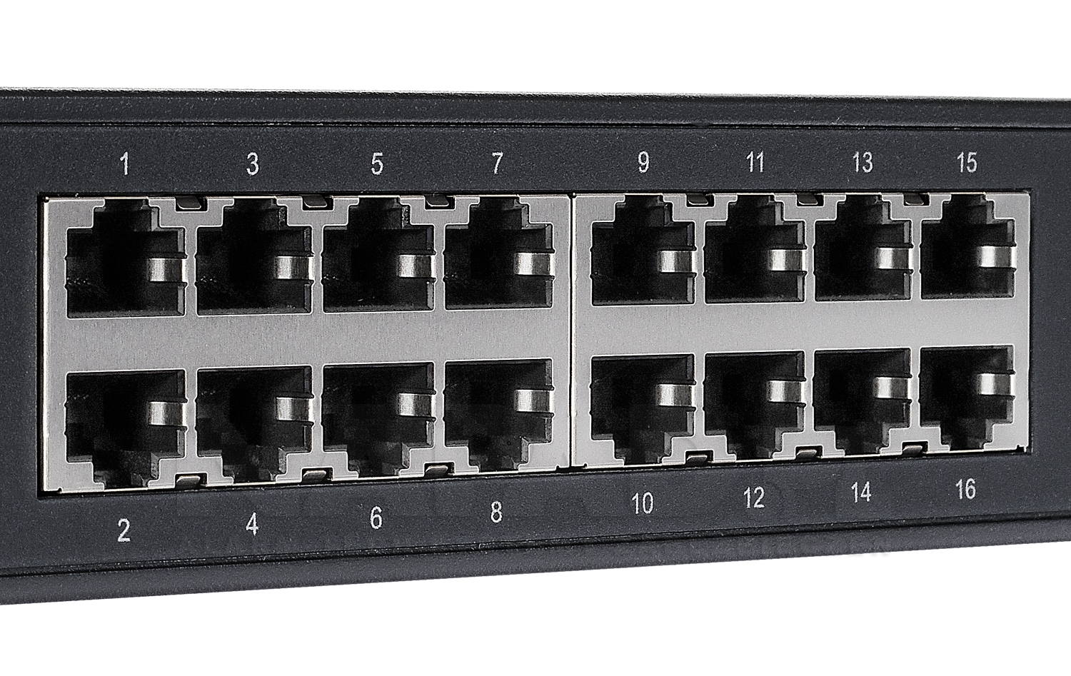 TL-SG1016 - Porty Ethernet w przełączniku.